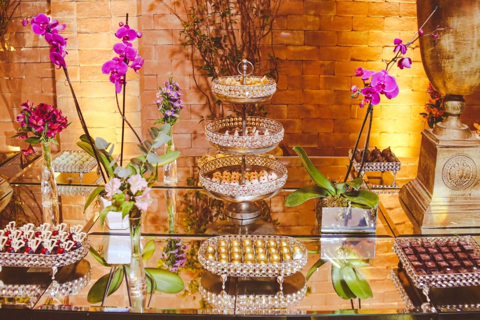 Mesa de doces do casamento: como montar sem exagero e sem sobra Mesa de doces do casamento: como montar sem exagero e sem sobra