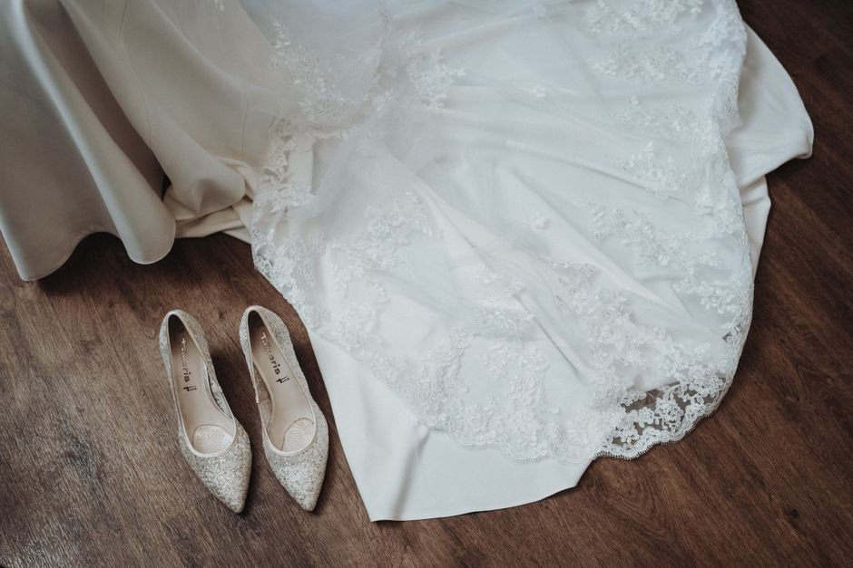 7 inspirações para usar renda no vestido