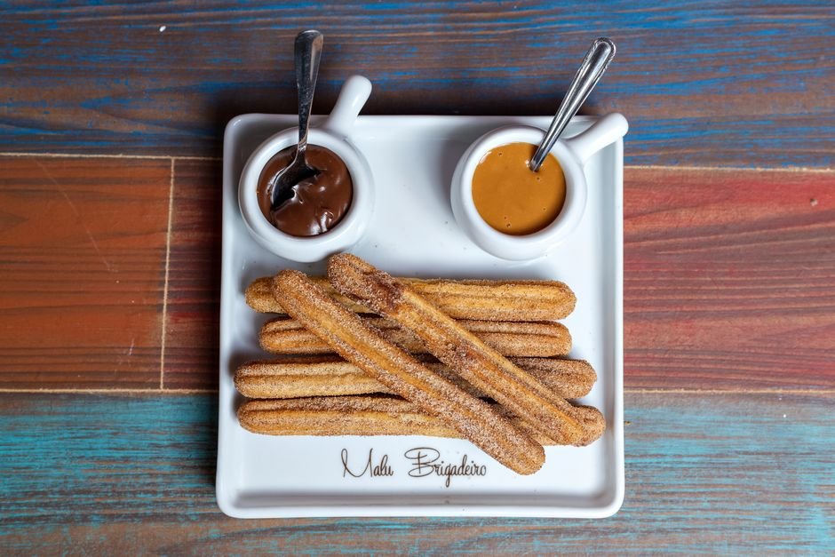 Churros tradicional com doce de leite