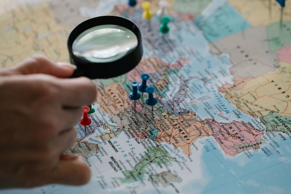 Data, local e mapa