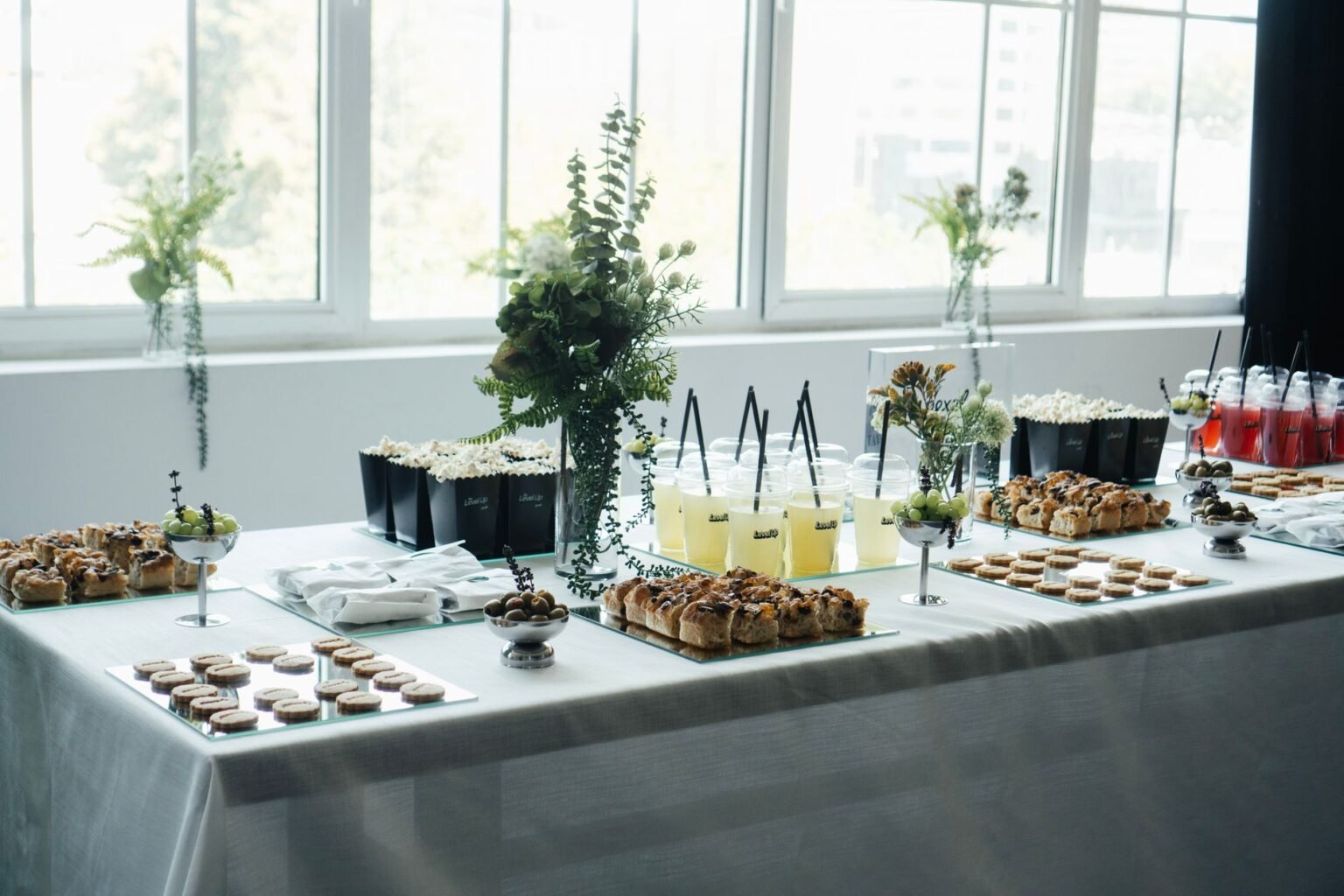Estação de Comida no Casamento: Como Montar Sem Erro