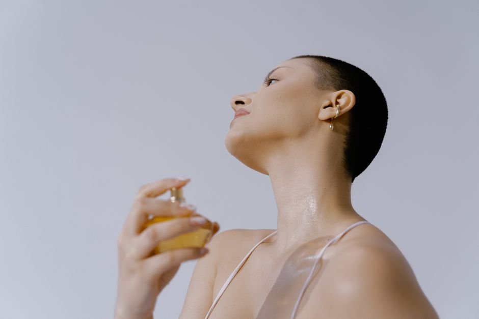 Evite trocar de perfume na última hora