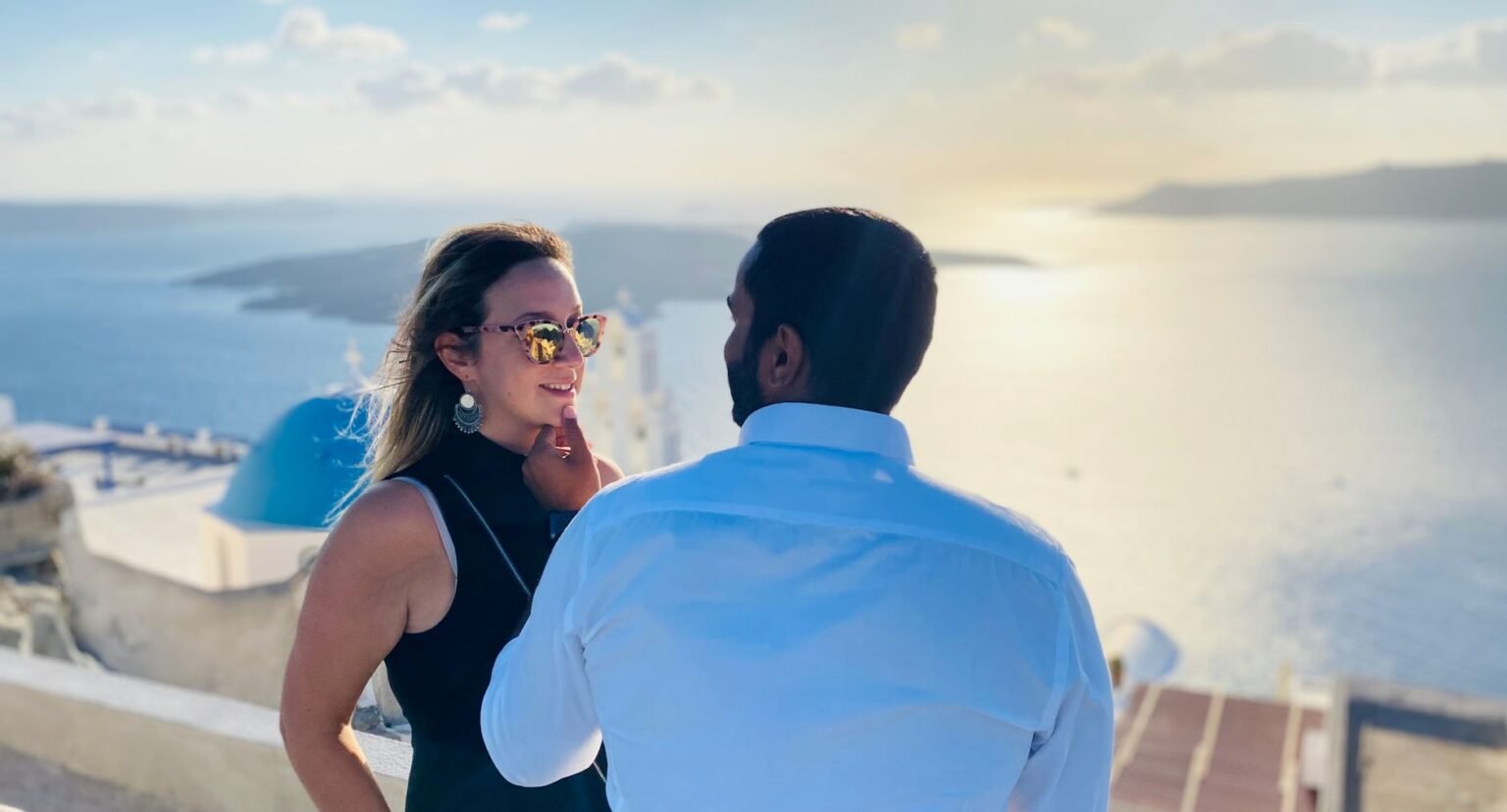Lua de mel em Santorini: roteiro romântico na Grécia
