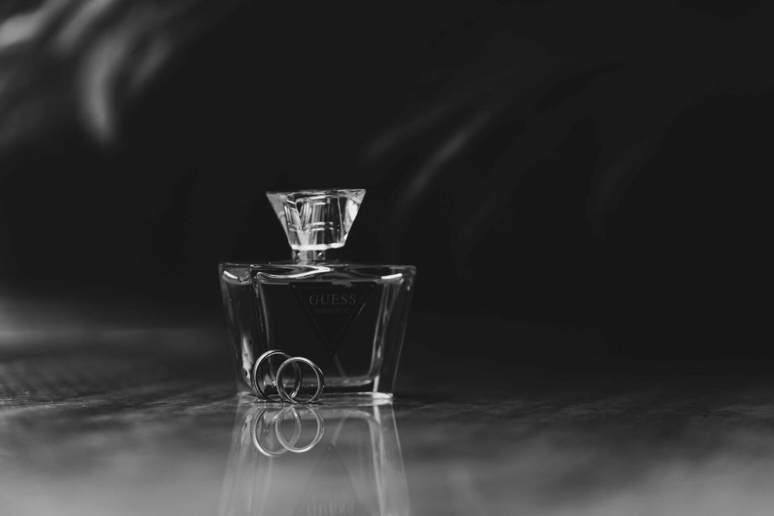 Perfume Para o Noivo: Como Escolher a Fragrância do Grande Dia Perfume Para o Noivo: Como Escolher a Fragrância do Grande Dia