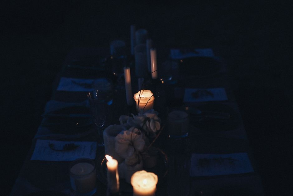 Recepção à luz de velas a bordo