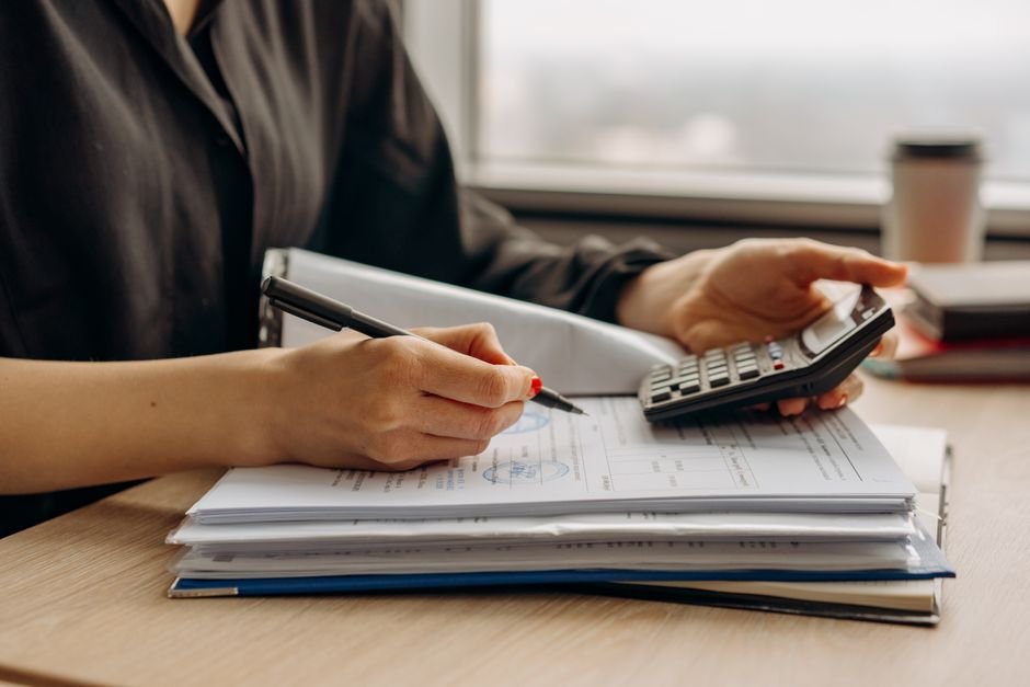 Revise o orçamento a cada contrato fechado
