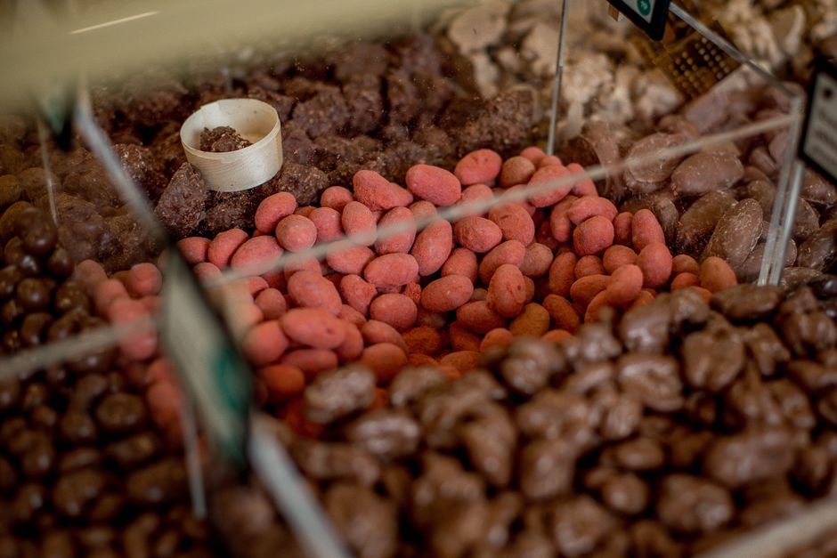 Bem-casado gourmet com chocolate belga e recheios artesanais