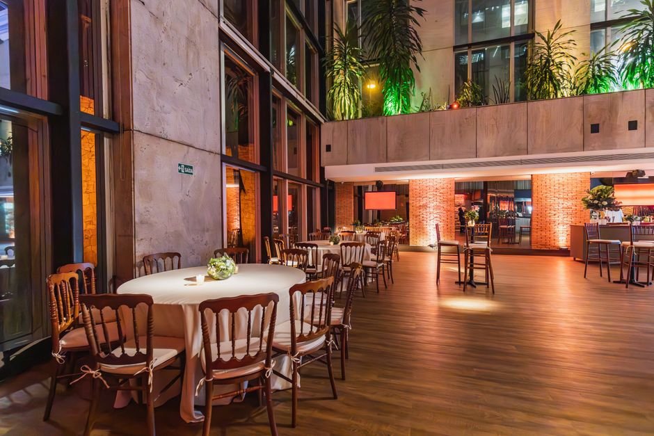 Escolha um espaço que combine com o tamanho da festa