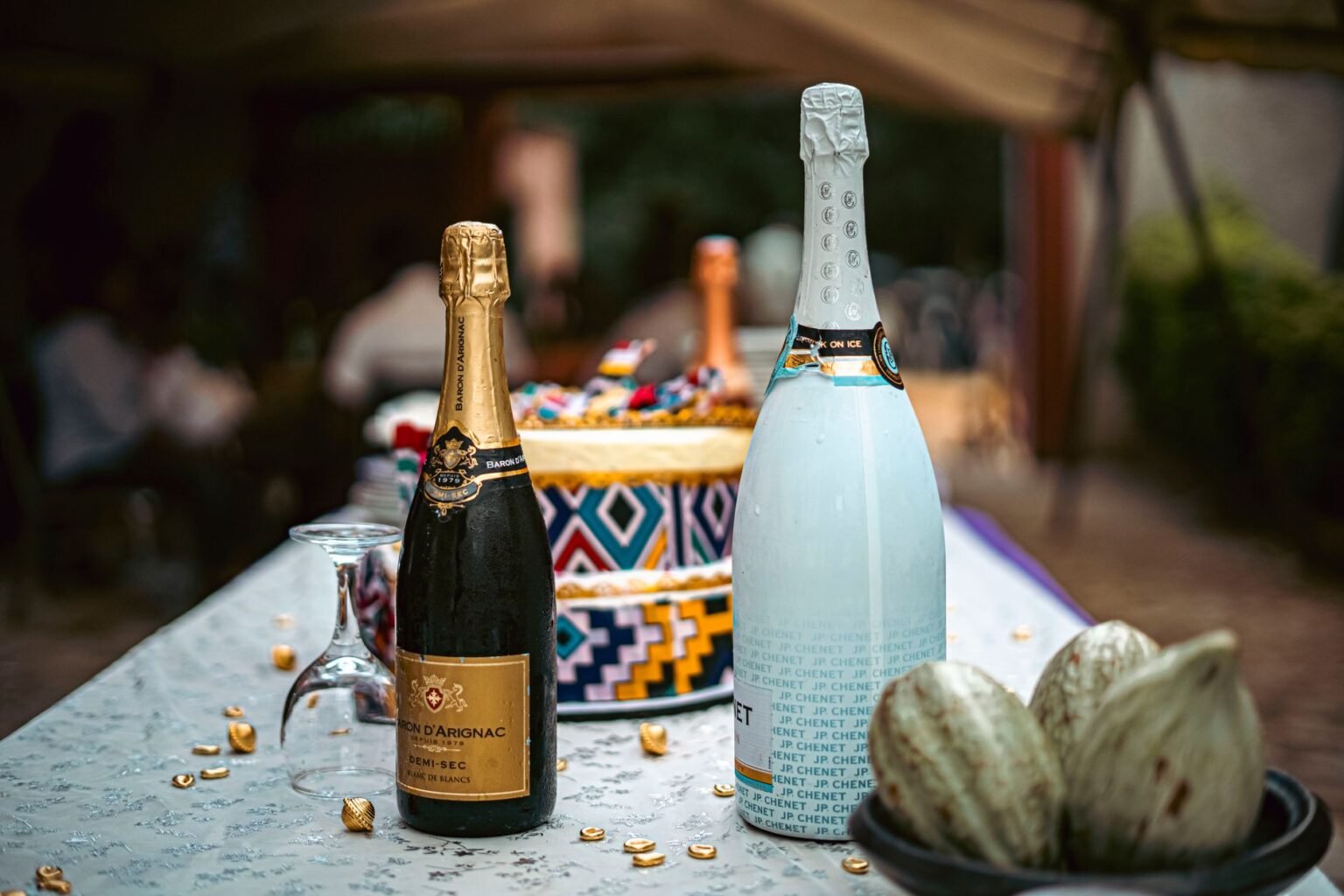 Lembrancinha de mini vinho: a ideia elegante que os convidados guardam