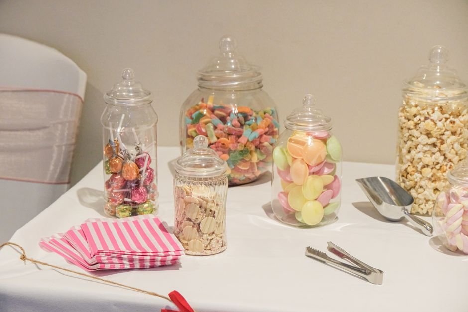 Mesa dos doces estilo bomboniere de cinema