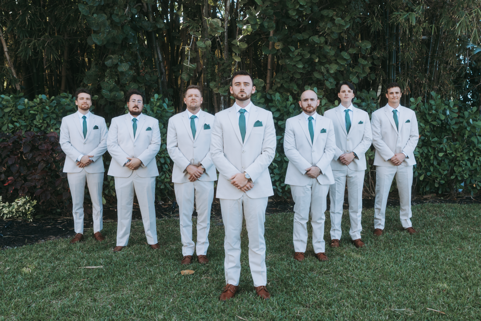 Terno de Linho para Casamento ao Ar Livre: elegância sem sofrer com o calor