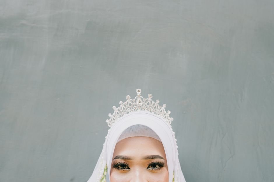 Tiara delicada e minimalista