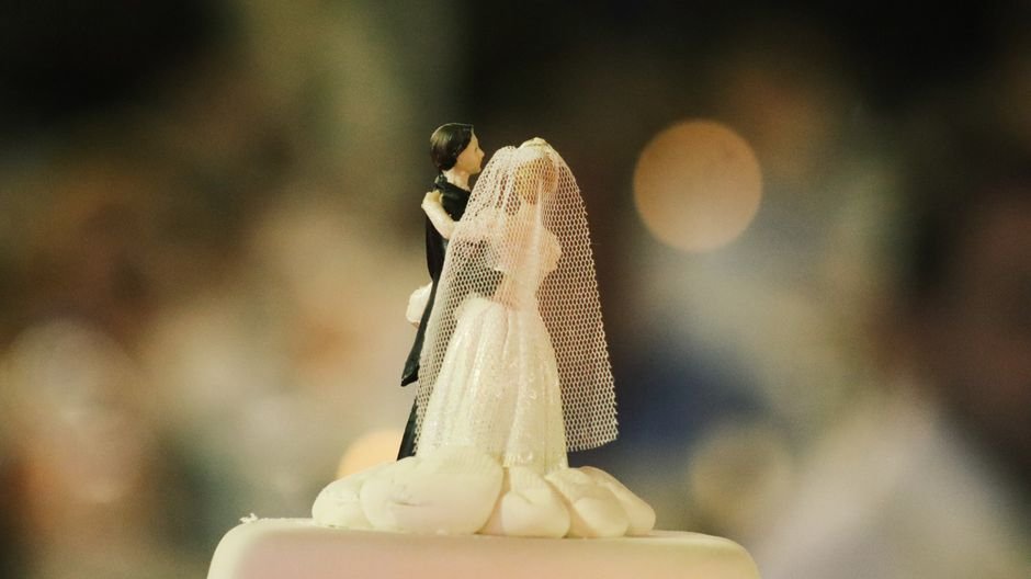 Topper personalizado com miniatura do casal